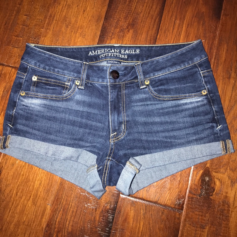 American Eagle Outfitters Super Stretch Dark Jean Cuff Shorts. Size 6.